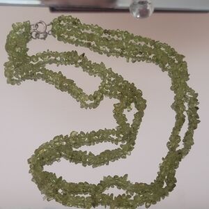 14k White Gold And Elegant Green Peridot Stone 17" Necklace. New